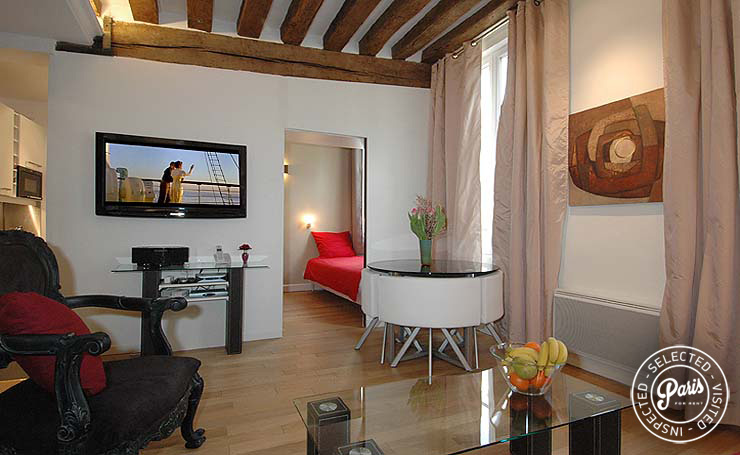 Flat screen TV Bourg Suite, apartment for rent in Paris, Marais