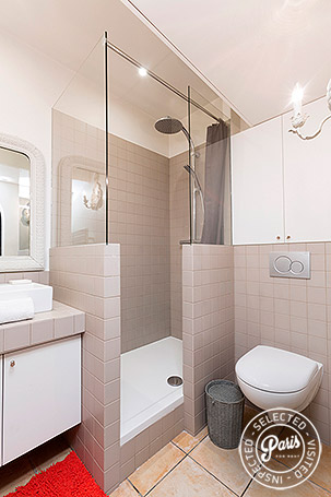 Bathroom with stand-up shower at Bourg, vacation rental in Paris, Marais