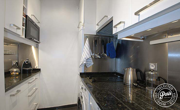 Kitchen with up-to-date appliances at Bourg Suite, Paris holiday rental, Marais