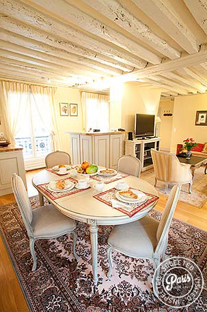 Dining area at Marais Elegance, vacation rental in Paris, Marais