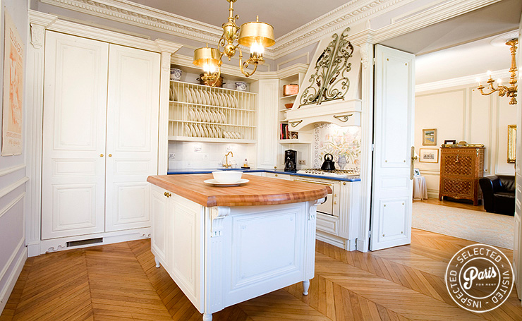 Large kitchen at Trocadero Palace, vacation rental in Paris,  Champs Elysées