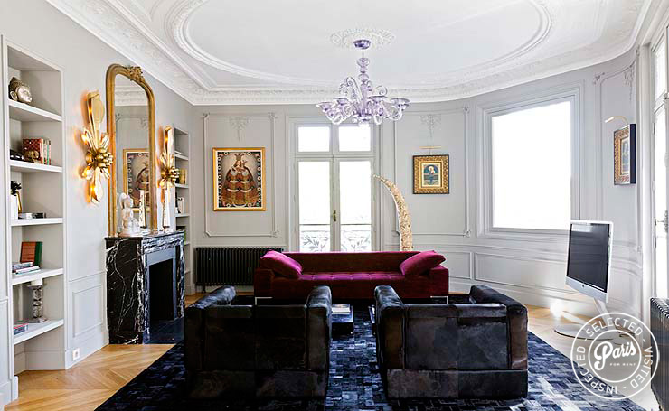 Lounge with flat screen TV at Notre Dame Royal, Paris vacation rental, Latin Quarter