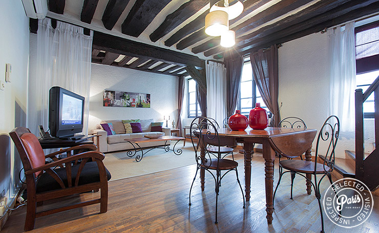 Living and dining at Bourg 2, vacation rental in Paris, Marais