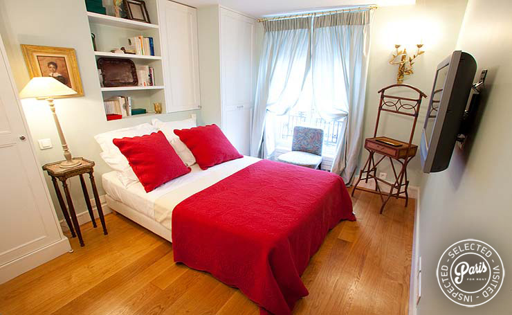 Master bedroom at Marais Elegance, apartment for rent in Paris, marais