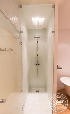 Italian shower at Latin Quarter Loft, Paris apartment rental, Latin Quarter