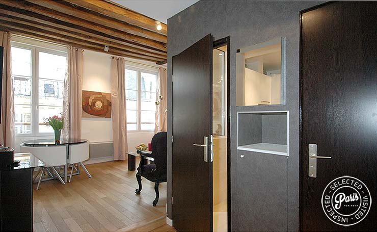 Dining area at Bourg Suite, Paris apartment for rent, Marais