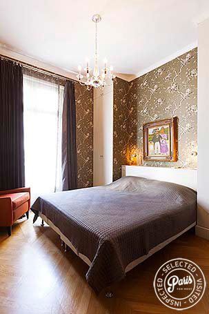Third bedroom with king bed at Notre Dame Royal, Paris flat rental, Latin Quarter