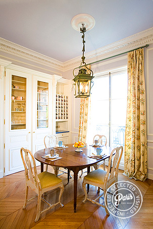 Dining room at Trocadero Palace, an apartment for rent in Paris, Champs Elysées 
