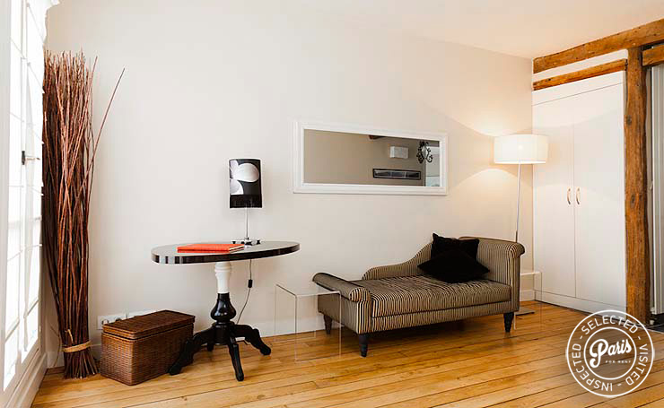 stylish settee at Mouffetard 2, apartment for rent in Paris, Latin Quarter