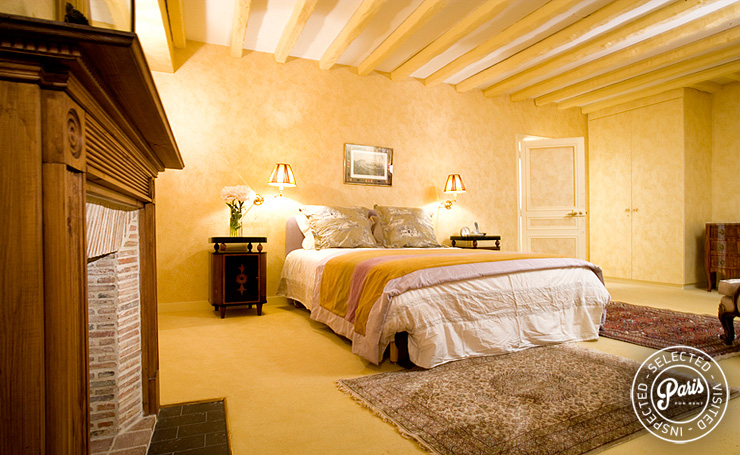 Master bedroom at Rive Gauche, apartment rental in Paris, Saint Germain