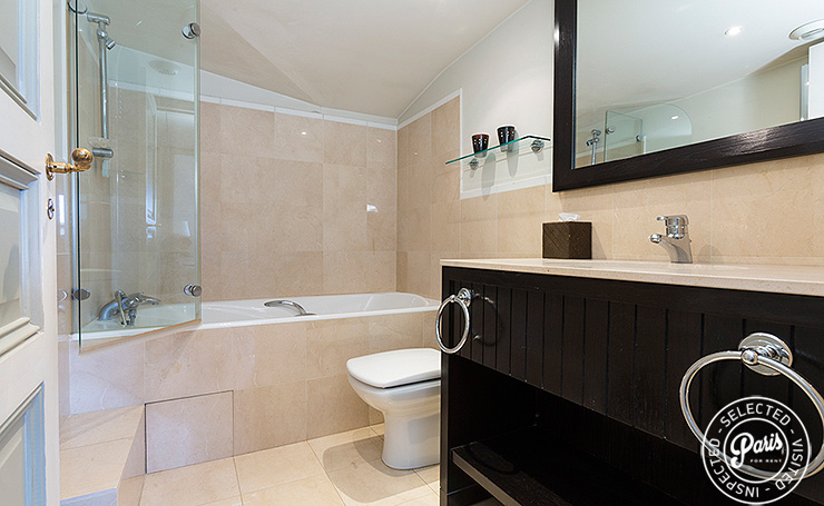 Master bathroom at Madeleine Terrace, apartment for rent in Paris, Opera-Vendome