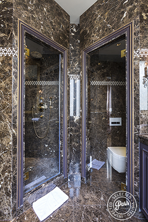 Marble shower at Quai Royal, vacation rental in Paris, Marais